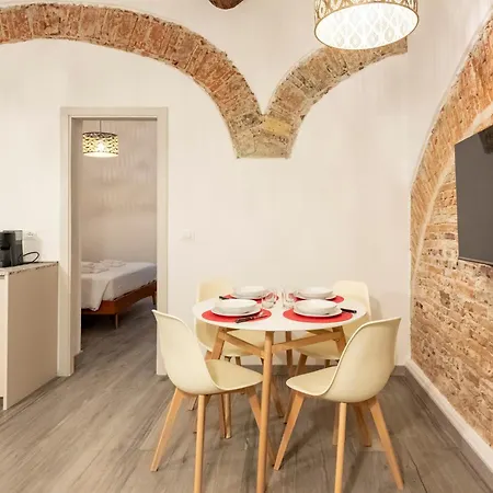 Castelli's Campo 7 Apartment *